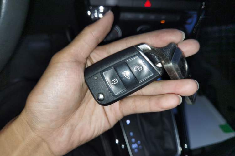 Used Volkswagen T-ROC 2020 280TSI DSG Two-Wheel Drive Comfort Version Vehicle Key