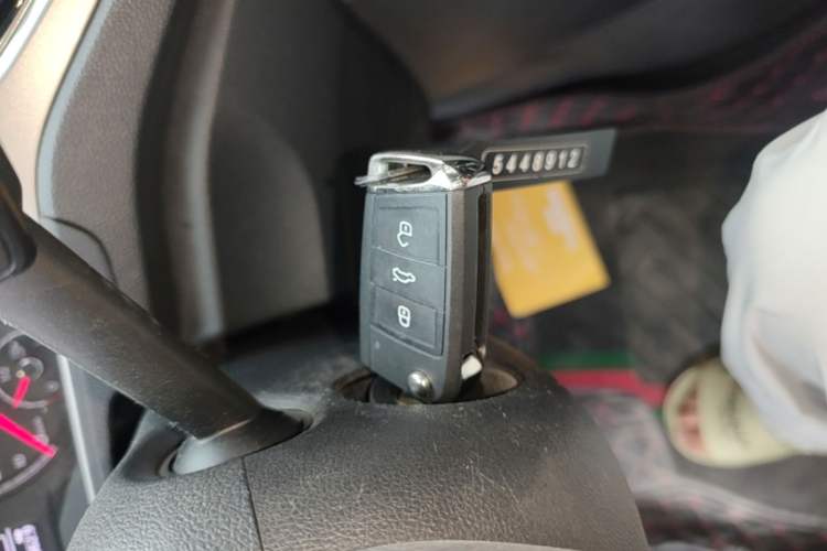 Used Volkswagen T-ROC 2020 230TSI DSG Two-Wheel Drive Advanced Version Vehicle Key