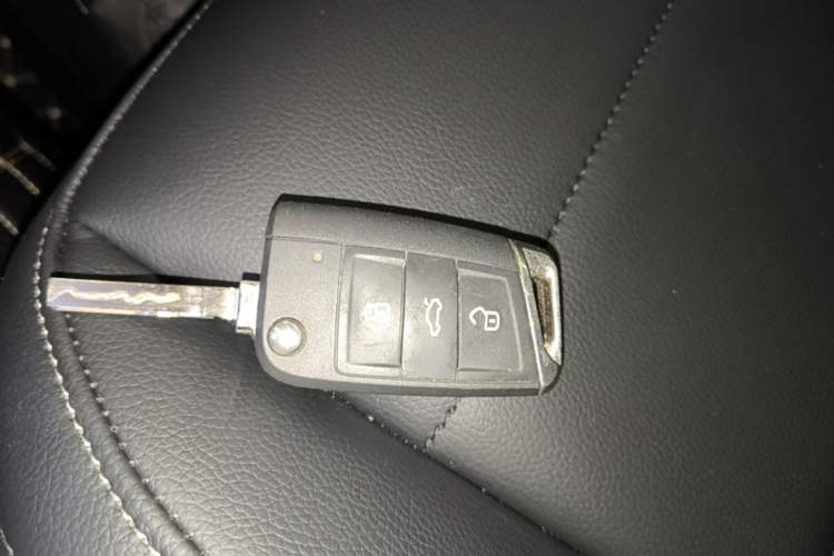 Used Volkswagen T-ROC 2020 230TSI DSG Two-Wheel Drive Advanced Version Vehicle Key