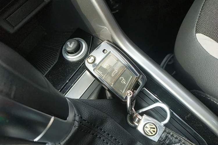Used Volkswagen T-ROC 2020 230TSI DSG Two-Wheel Drive Advanced Version Vehicle Key