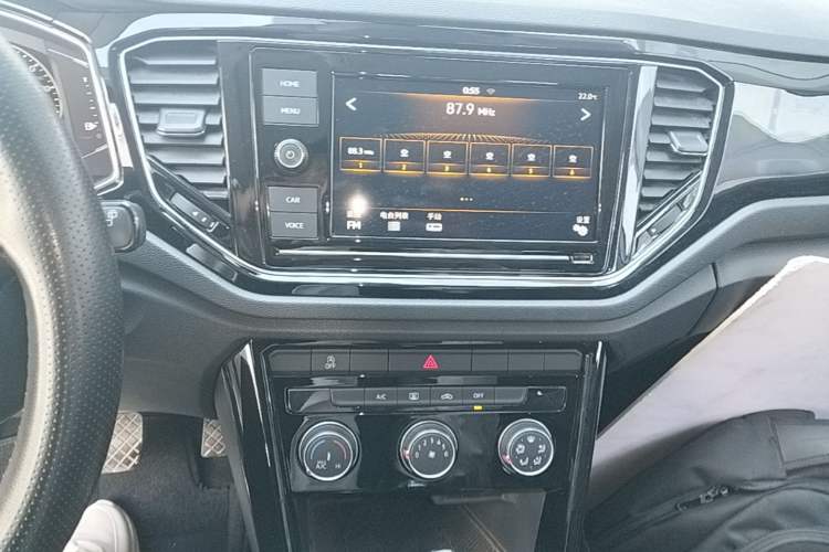 Used Volkswagen T-ROC 2020 280TSI DSG Two-Wheel Drive Comfort Version Audio And AC Panel