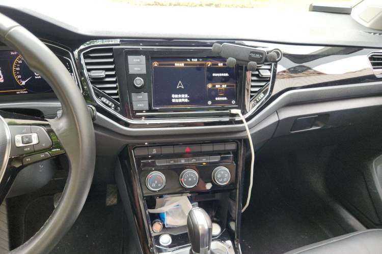 Used Volkswagen T-ROC 2020 280TSI DSG Two-Wheel Drive Comfort Version Audio And AC Panel