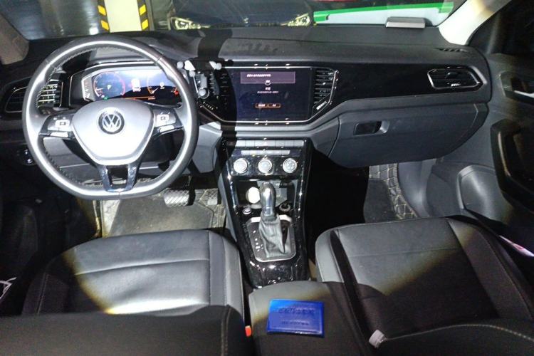 Used Volkswagen T-ROC 2020 280TSI DSG Two-Wheel Drive Comfort Version Center Console