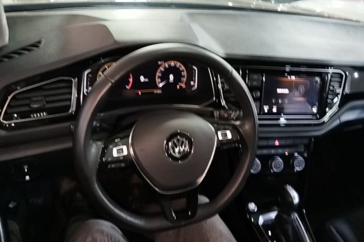Used Volkswagen T-ROC 2020 280TSI DSG Two-Wheel Drive Comfort Version Center Console