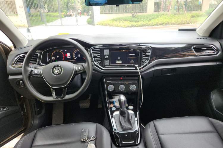 Used Volkswagen T-ROC 2020 280TSI DSG Two-Wheel Drive Comfort Version Center Console