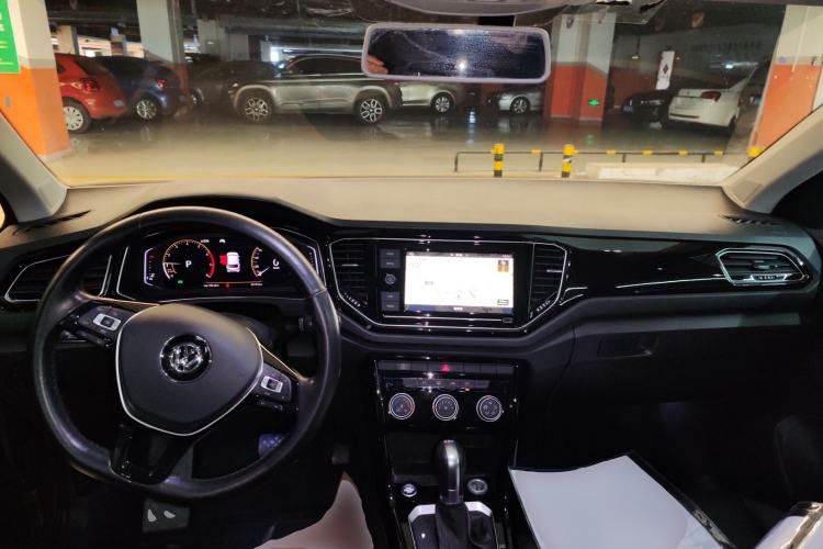 Used Volkswagen T-ROC 2020 280TSI DSG Two-Wheel Drive Comfort Version Center Console