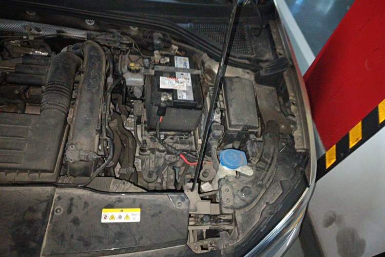 Used Volkswagen T-ROC 2020 280TSI DSG Two-Wheel Drive Comfort Version Engine Bay Left