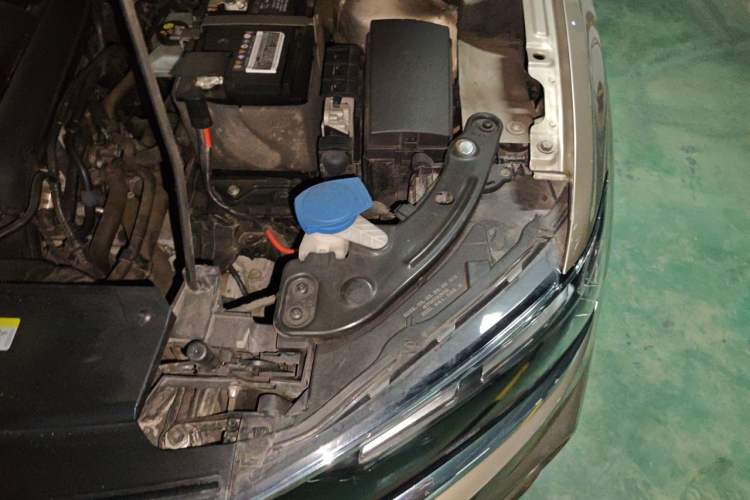 Used Volkswagen T-ROC 2020 280TSI DSG Two-Wheel Drive Comfort Version Engine Bay Left