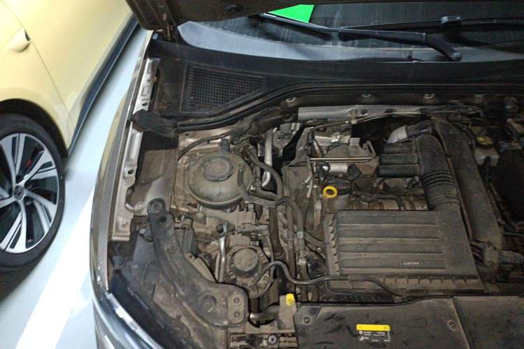 Used Volkswagen T-ROC 2020 280TSI DSG Two-Wheel Drive Comfort Version Engine Bay Right