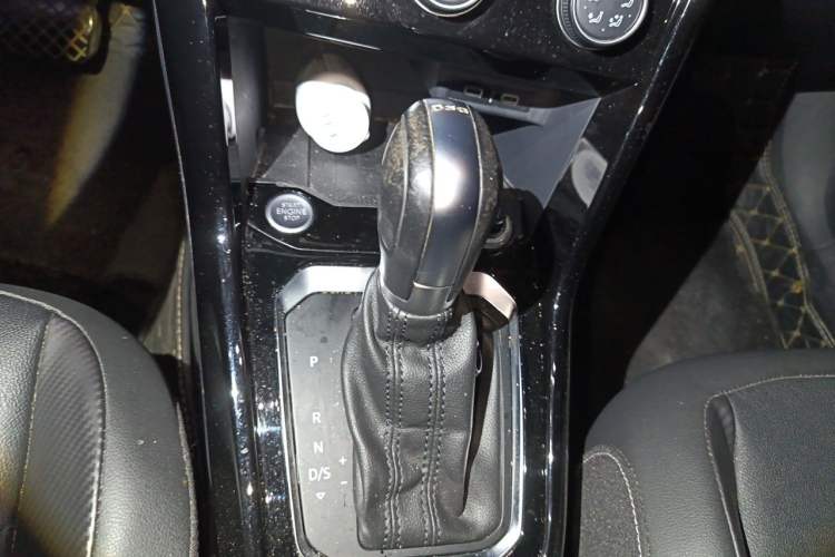 Used Volkswagen T-ROC 2020 280TSI DSG Two-Wheel Drive Comfort Version Gear Lever