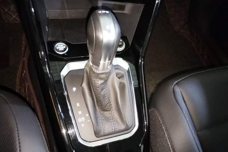 Used Volkswagen T-ROC 2020 280TSI DSG Two-Wheel Drive Comfort Version Gear Lever