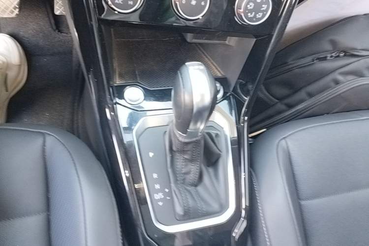 Used Volkswagen T-ROC 2020 280TSI DSG Two-Wheel Drive Comfort Version Gear Lever