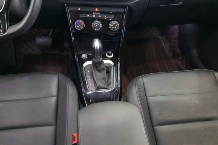 Used Volkswagen T-ROC 2020 280TSI DSG Two-Wheel Drive Comfort Version Gear Lever