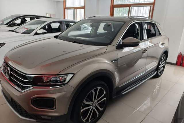 Ojetý Volkswagen T-ROC 2020 280TSI DSG Two-Wheel Drive Comfort Version