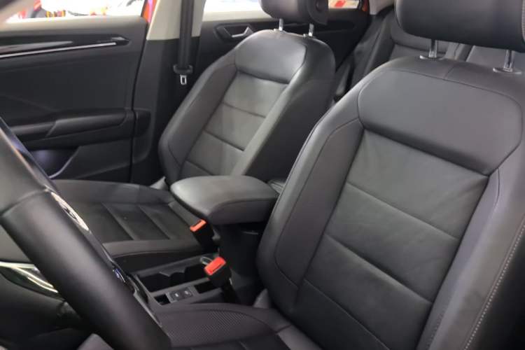 Used Volkswagen T-ROC 2020 280TSI DSG Two-Wheel Drive Comfort Version Left Front Seat