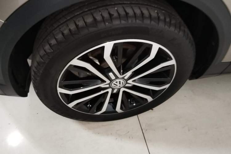 Used Volkswagen T-ROC 2020 280TSI DSG Two-Wheel Drive Comfort Version Left Front Wheel Hub