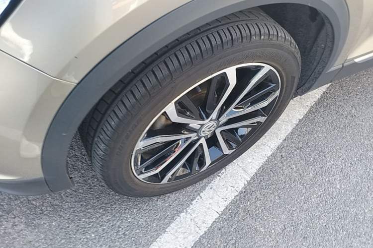 Used Volkswagen T-ROC 2020 280TSI DSG Two-Wheel Drive Comfort Version Left Front Wheel Hub