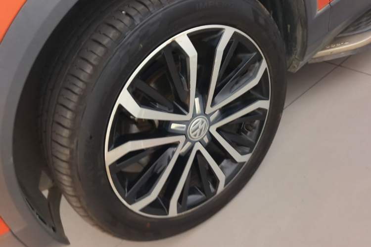 Used Volkswagen T-ROC 2020 280TSI DSG Two-Wheel Drive Comfort Version Left Front Wheel Hub