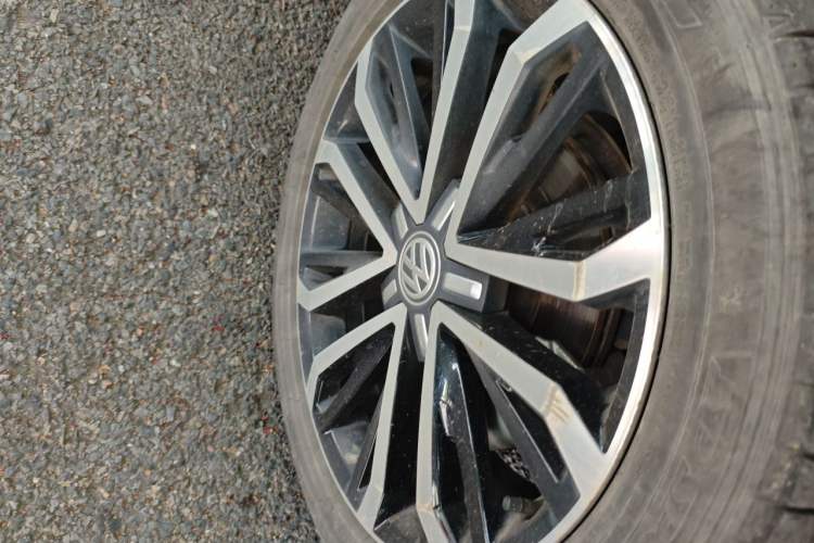 Used Volkswagen T-ROC 2020 280TSI DSG Two-Wheel-Drive Luxury Version Right Front Wheel Hub
