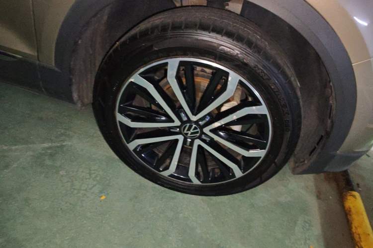 Used Volkswagen T-ROC 2020 280TSI DSG Two-Wheel Drive Comfort Version Right Front Wheel Hub