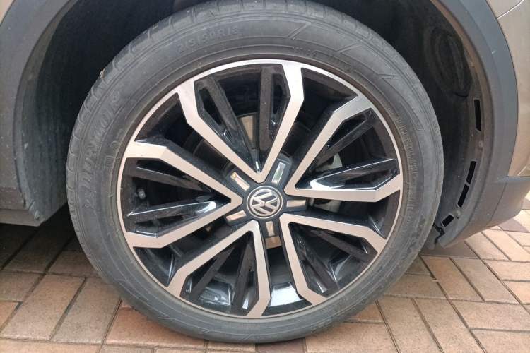 Used Volkswagen T-ROC 2020 280TSI DSG Two-Wheel Drive Comfort Version Right Front Wheel Hub