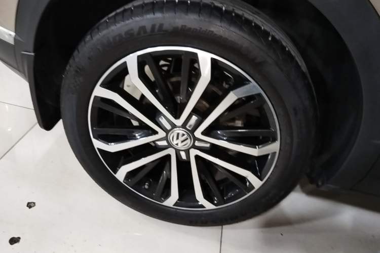 Used Volkswagen T-ROC 2020 280TSI DSG Two-Wheel Drive Comfort Version Right Rear Wheel Hub