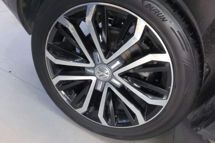 Used Volkswagen T-ROC 2020 280TSI DSG Two-Wheel Drive Comfort Version Right Rear Wheel Hub