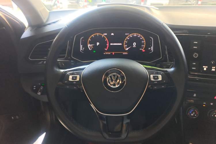 Used Volkswagen T-ROC 2020 280TSI DSG Two-Wheel Drive Comfort Version Steering Wheel