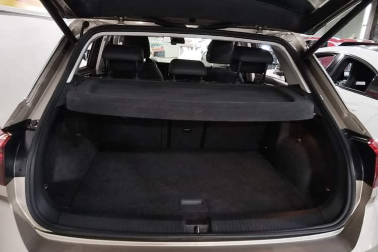 Used Volkswagen T-ROC 2020 280TSI DSG Two-Wheel Drive Comfort Version Trunk
