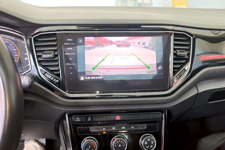 Used Volkswagen T-ROC 2021 280TSI DSG Two-Wheel Drive Comfort Connect Edition Audio And AC Panel