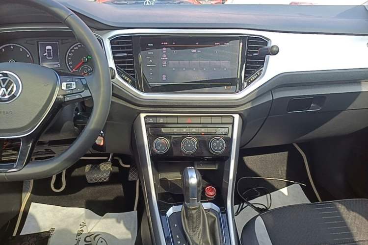 Used Volkswagen T-ROC 2021 Revised Version 280TSI DSG Two-Wheel Drive Elite Connect Edition Audio And AC Panel