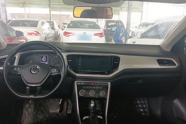 Used Volkswagen T-ROC 2021 Revised Version 280TSI DSG Two-Wheel Drive Elite Connect Edition Center Console
