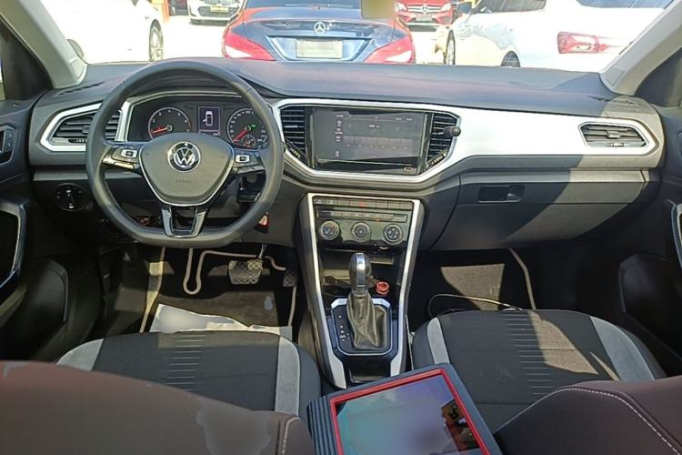 Used Volkswagen T-ROC 2021 Revised Version 280TSI DSG Two-Wheel Drive Elite Connect Edition Center Console