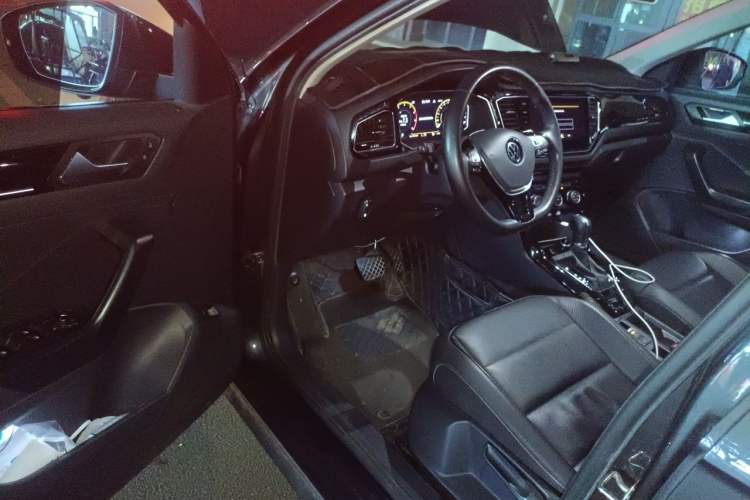 Used Volkswagen T-ROC 2021 Revised Version 280TSI DSG Two-Wheel Drive Comfort & Smart Connectivity Edition Driver Seat