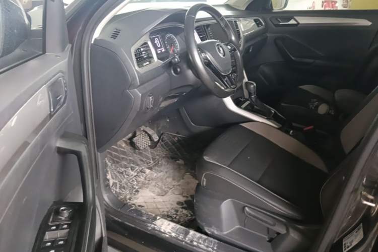 Used Volkswagen T-ROC 2021 Revised Version 280TSI DSG Two-Wheel Drive Elite Connect Edition Driver Seat