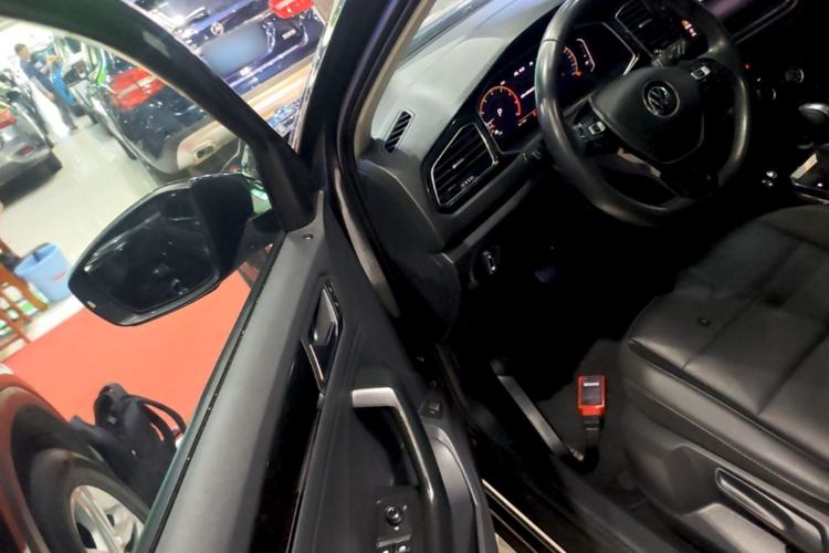 Used Volkswagen T-ROC 2021 280TSI DSG Two-Wheel Drive Comfort Connect Edition Driver Seat
