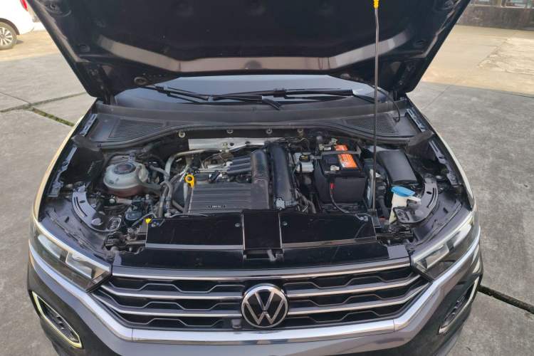 Used Volkswagen T-ROC 2021 280TSI DSG Two-Wheel Drive Elite Connect Edition Engine Bay