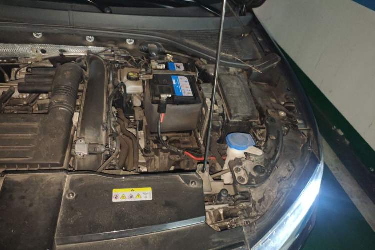 Used Volkswagen T-ROC 2021 280TSI DSG Two-Wheel Drive Elite Connect Edition Engine Bay Left