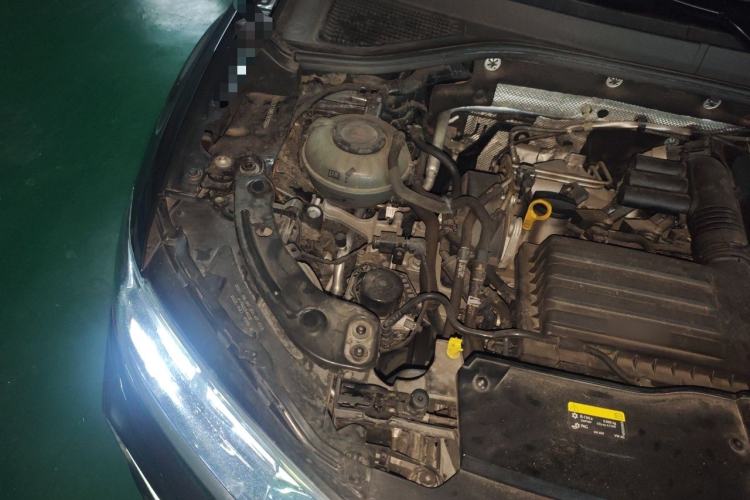 Used Volkswagen T-ROC 2021 280TSI DSG Two-Wheel Drive Elite Connect Edition Engine Bay Right