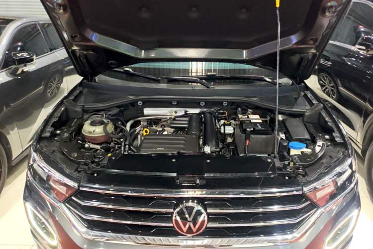 Used Volkswagen T-ROC 2021 280TSI DSG Two-Wheel Drive Comfort Connect Edition Engine Bay