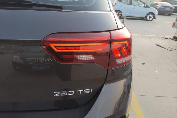 Used Volkswagen T-ROC 2021 280TSI DSG Two-Wheel Drive Comfort Connect Edition Exterior 6