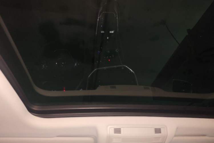 Used Volkswagen T-ROC 2021 280TSI DSG Two-Wheel Drive Elite Connect Edition Headliner
