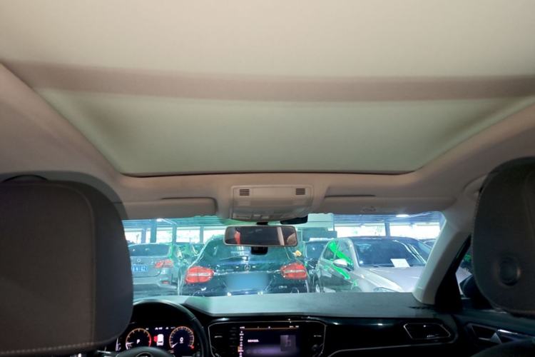 Used Volkswagen T-ROC 2021 280TSI DSG Two-Wheel Drive Comfort Connect Edition Headliner