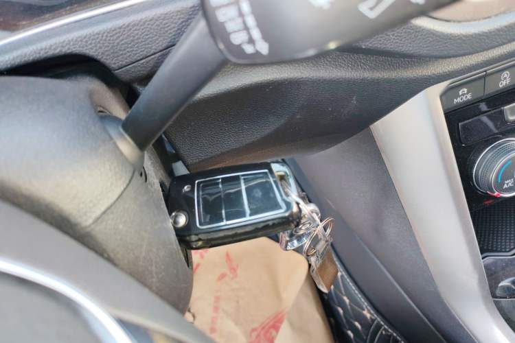 Used Volkswagen T-ROC 2021 280TSI DSG Two-Wheel Drive Elite Connect Edition Interior 1