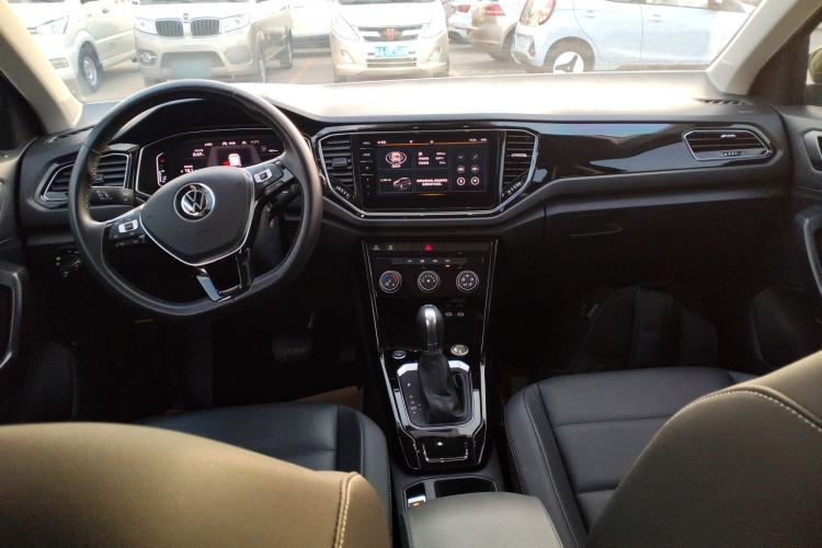 Used Volkswagen T-ROC 2021 280TSI DSG Two-Wheel Drive Comfort Connect Edition Interior 2