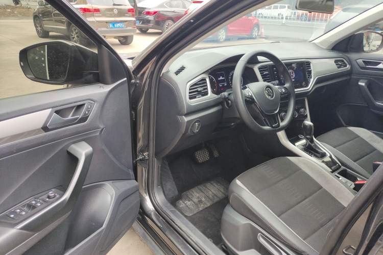 Used Volkswagen T-ROC 2021 Revised Version 280TSI DSG Two-Wheel Drive Elite Connect Edition Interior 3