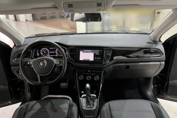 Used Volkswagen T-ROC 2021 280TSI DSG Two-Wheel Drive Comfort Connect 30th Anniversary Edition Interior 5