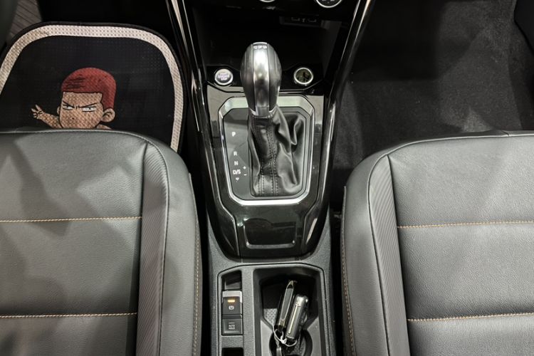 Used Volkswagen T-ROC 2021 280TSI DSG Two-Wheel Drive Comfort Connect 30th Anniversary Edition Interior 6