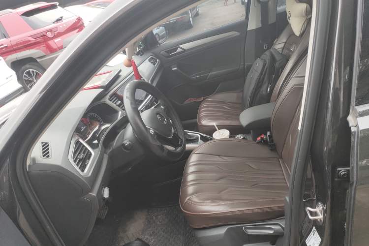 Used Volkswagen T-ROC 2021 Revised Version 280TSI DSG Two-Wheel Drive Elite Connect Edition Left Front Seat