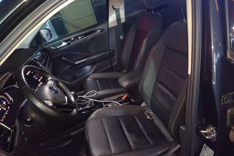 Used Volkswagen T-ROC 2021 Revised Version 280TSI DSG Two-Wheel Drive Comfort & Smart Connectivity Edition Left Front Seat